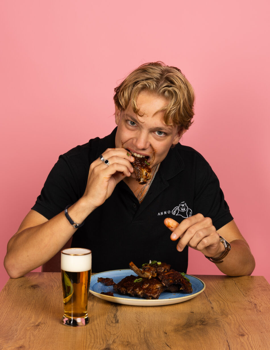 Job eet spareribs